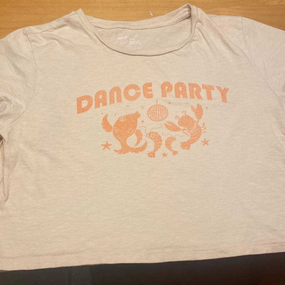 Funky fun cream cut off tee shirt. Dancing fish and disco ball (XL)